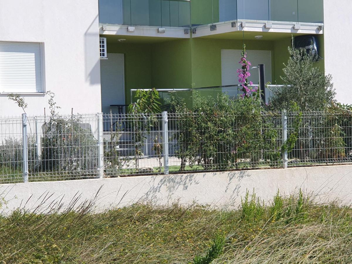 Apartmani Matko Nin Exteriér fotografie