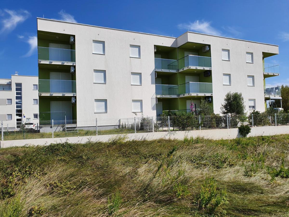 Apartmani Matko Nin Exteriér fotografie