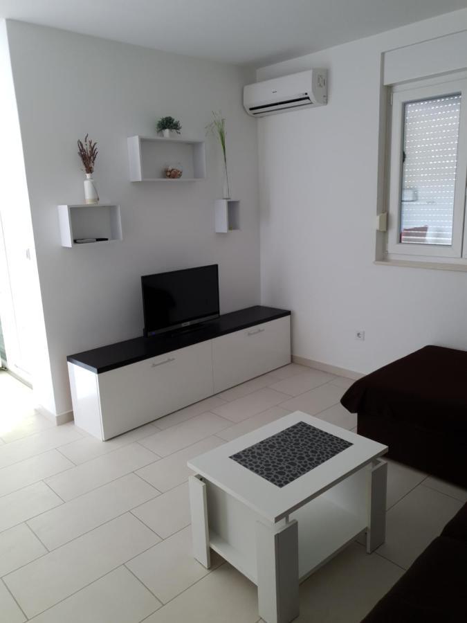 Apartmani Matko Nin Exteriér fotografie