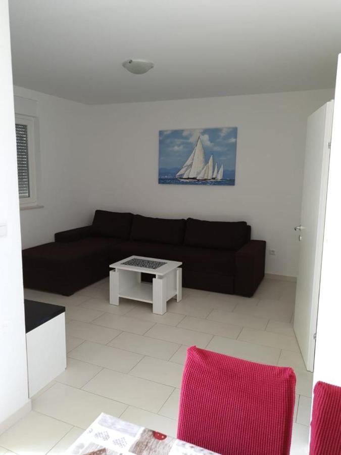 Apartmani Matko Nin Exteriér fotografie